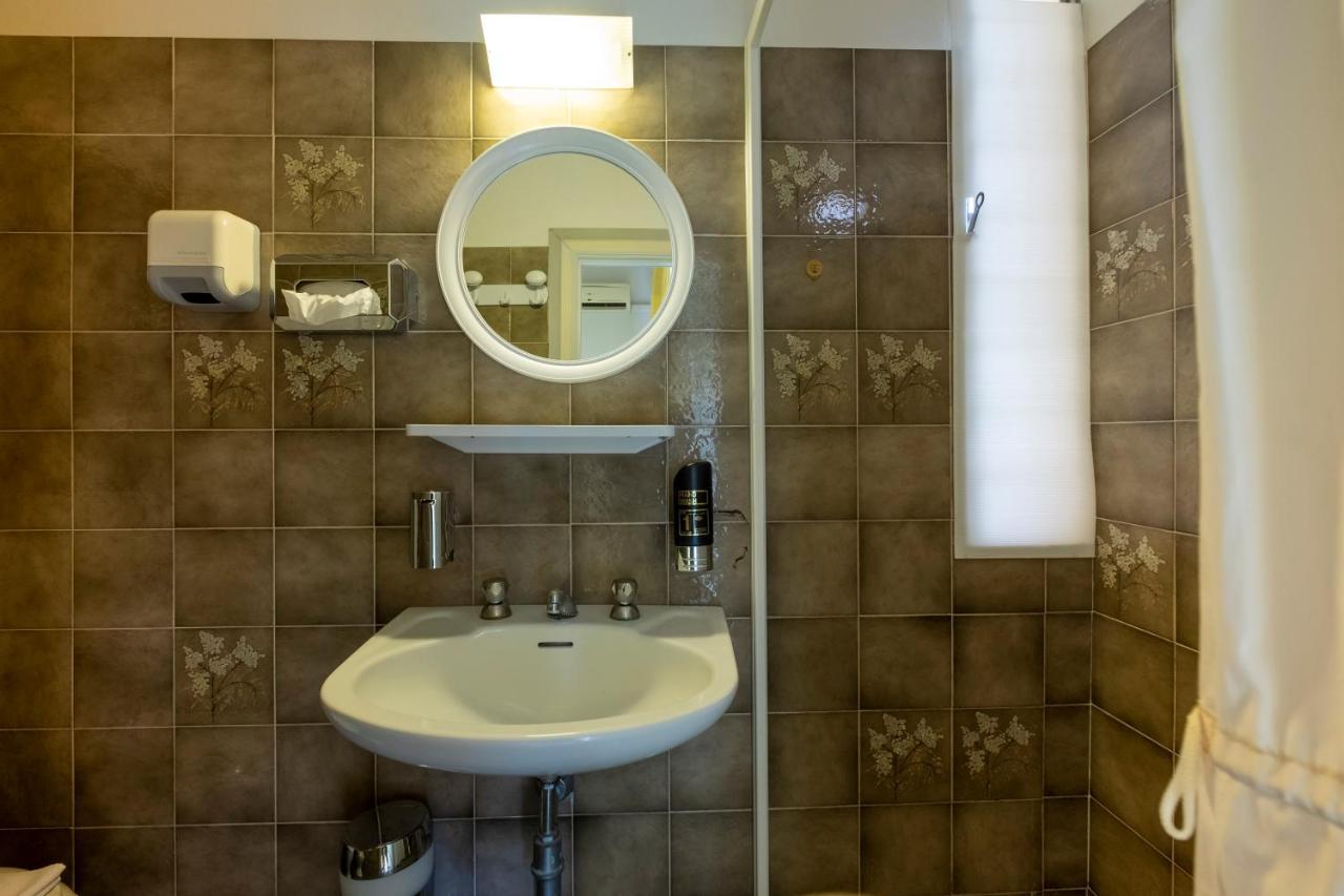 Hotel Giumer Rimini Eksteriør bilde