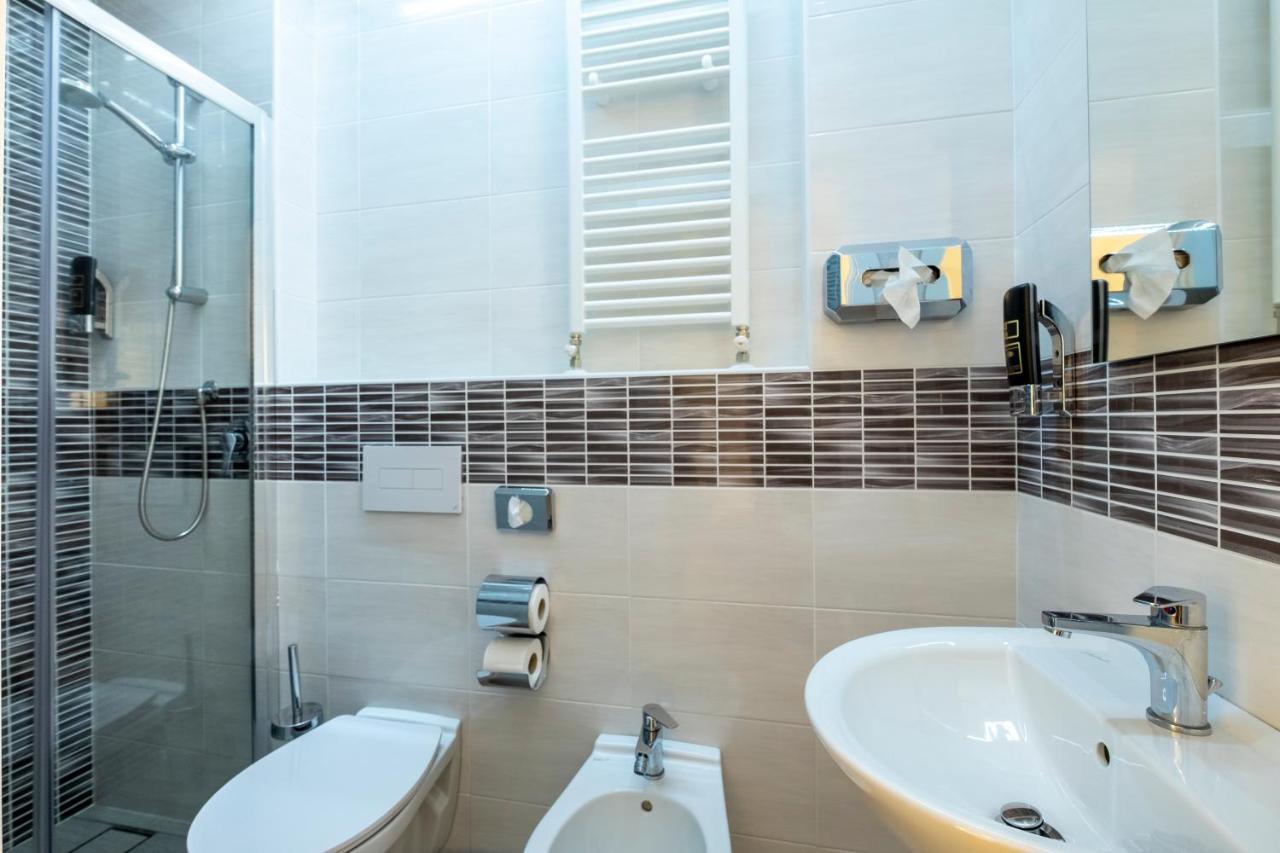 Hotel Giumer Rimini Eksteriør bilde
