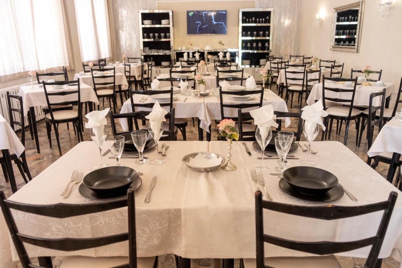 Hotel Giumer Rimini Eksteriør bilde