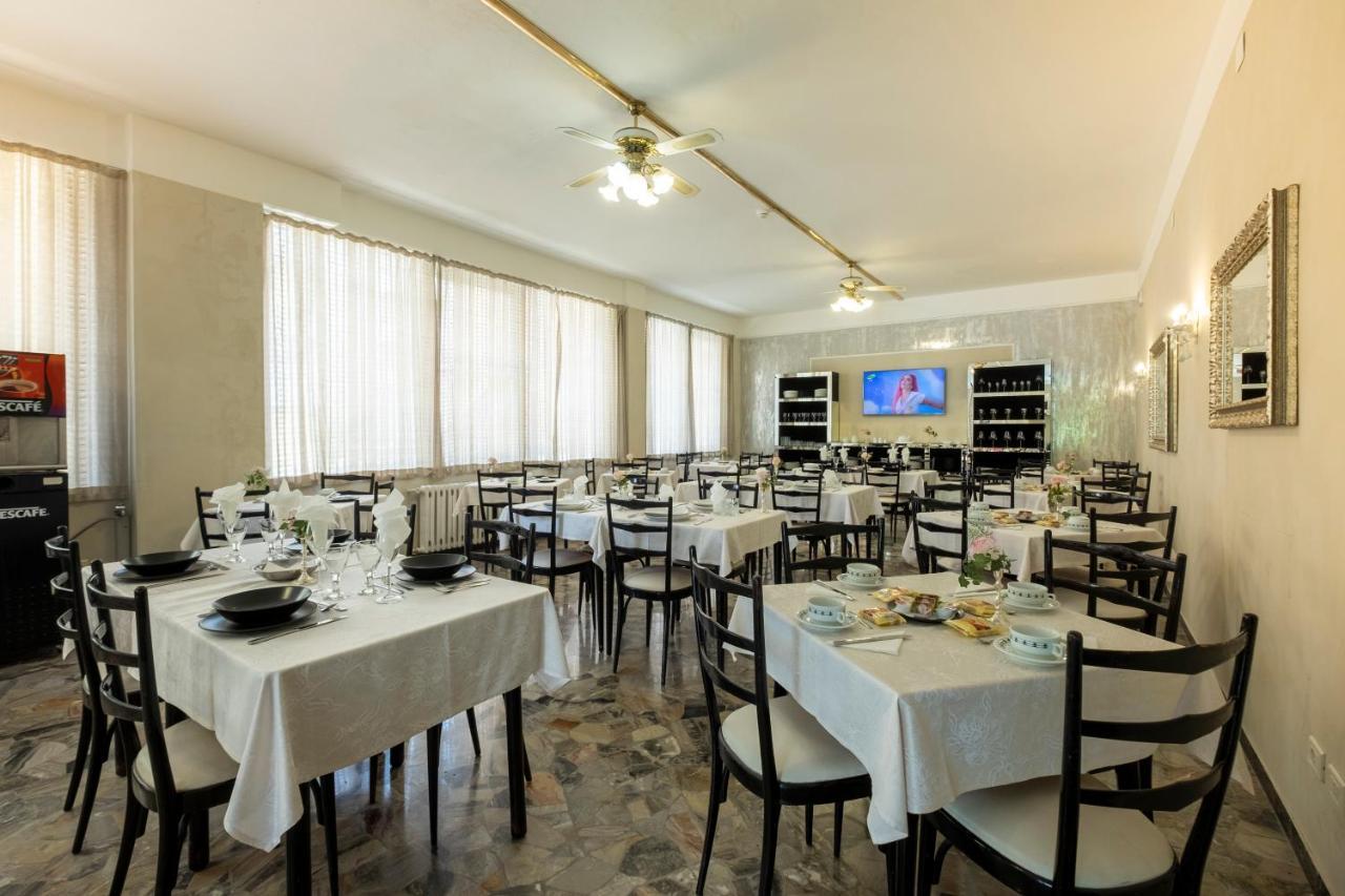 Hotel Giumer Rimini Eksteriør bilde