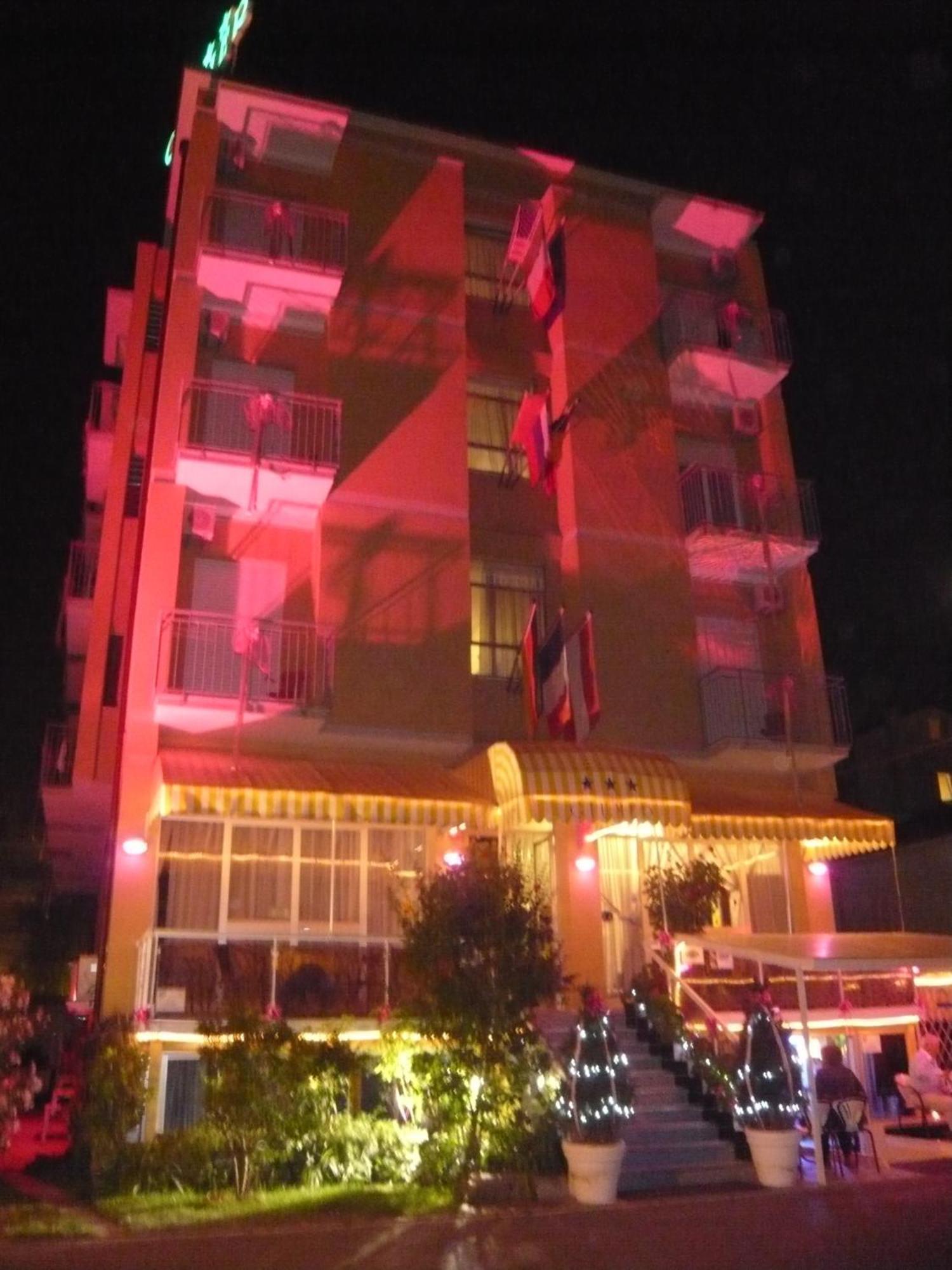Hotel Giumer Rimini Eksteriør bilde