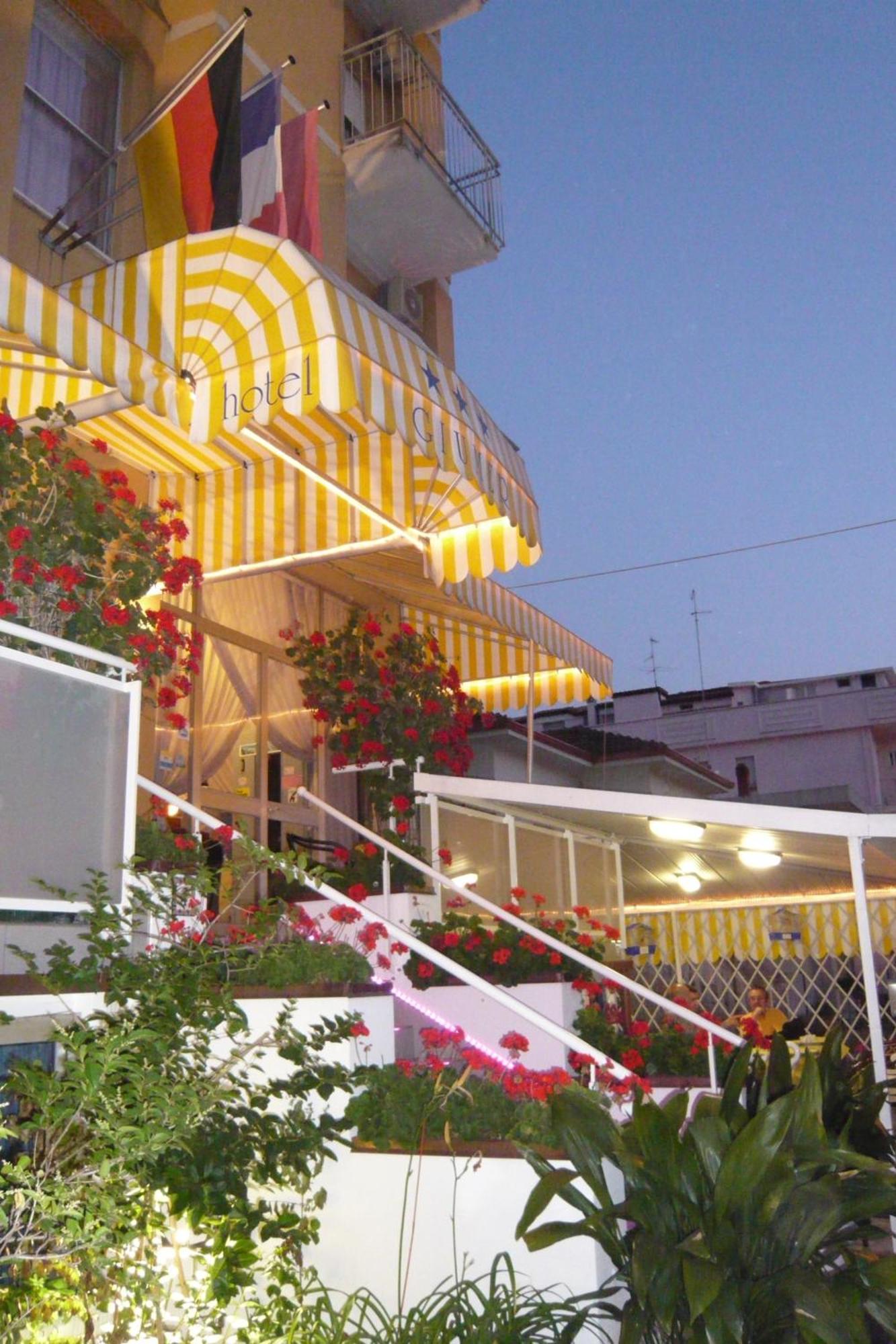 Hotel Giumer Rimini Eksteriør bilde